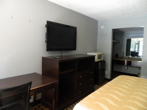 Travel Inn Atlanta image 2